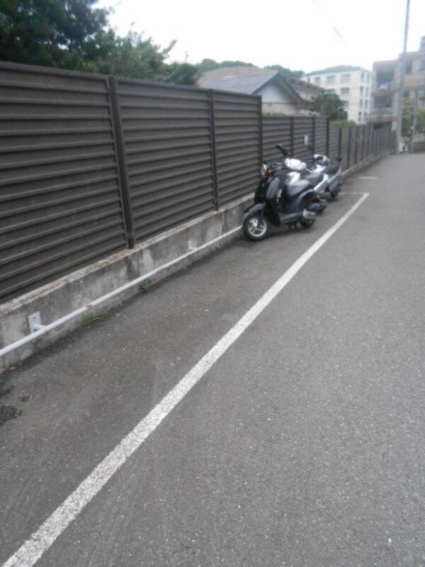 共有部分(★★敷地内、バイク置場★★)