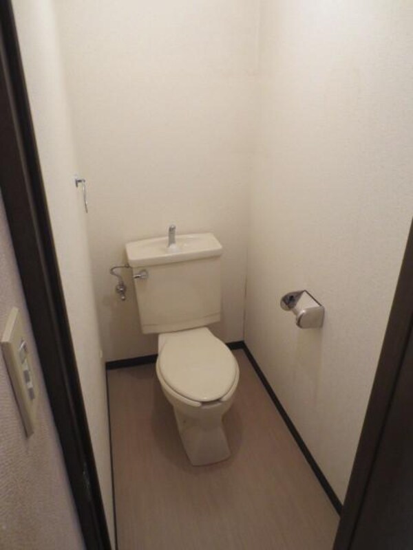 トイレ(同仕様別部屋参考写真)