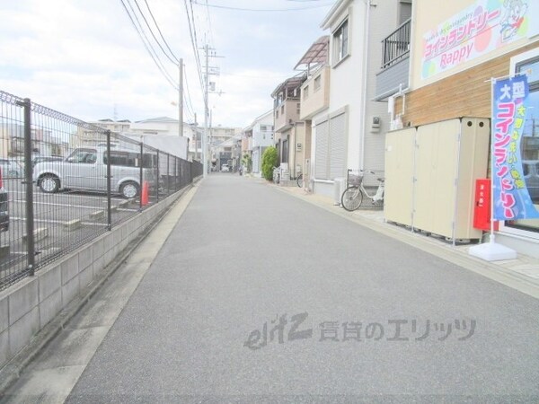 その他(前面道路)