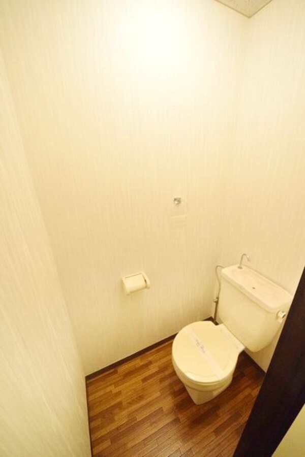 トイレ(別号室参考写真)