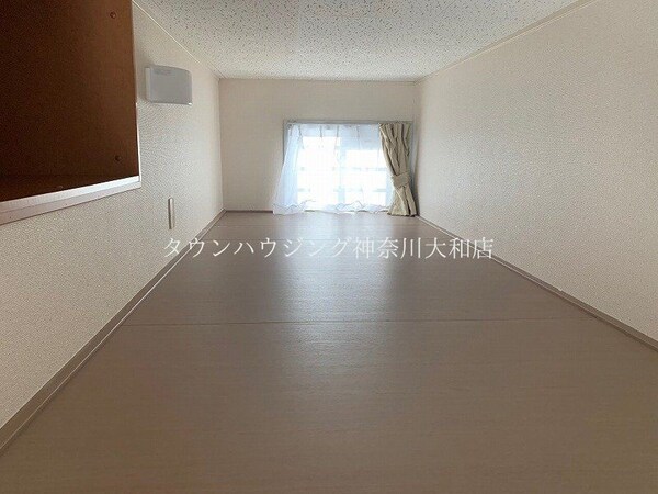 その他(「同タイプの部屋の写真です」「現況優先」)