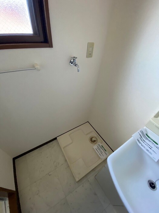 物件内観写真9　(洗濯機置場)