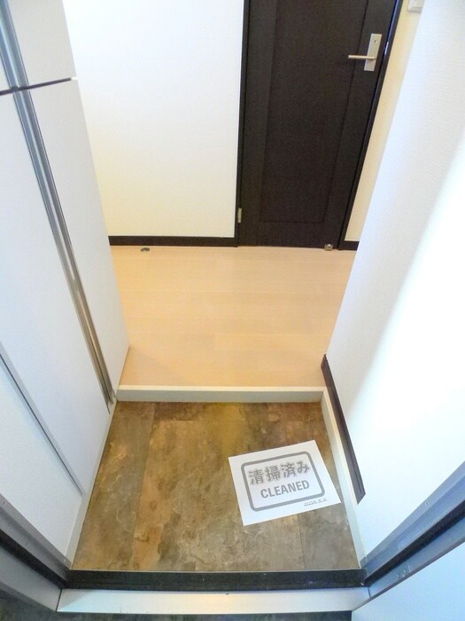 物件内観写真18　(玄関)