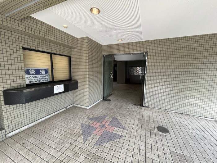 物件外観写真4　(エントランス部分)