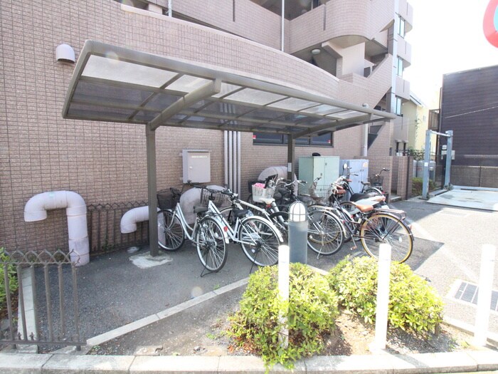 物件外観写真4　(駐輪場)