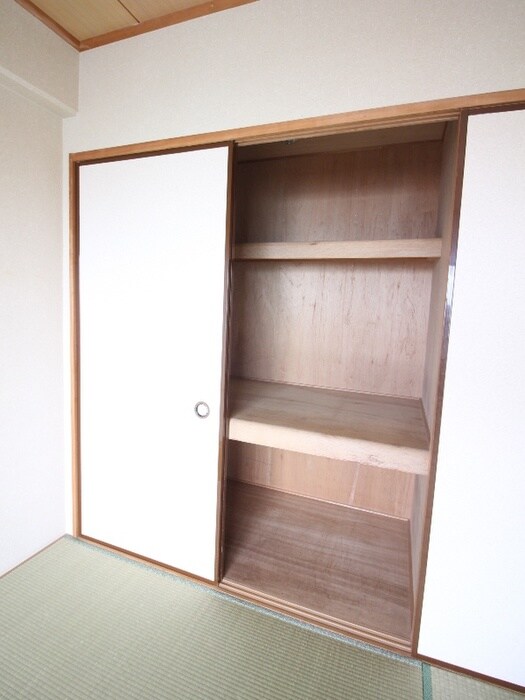 物件内観写真11　(収納)