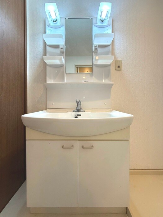 物件内観写真8　(洗面)