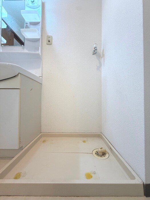 物件内観写真9　(洗濯機置場)