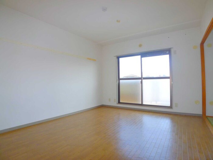 物件内観写真9　(室内からの展望)