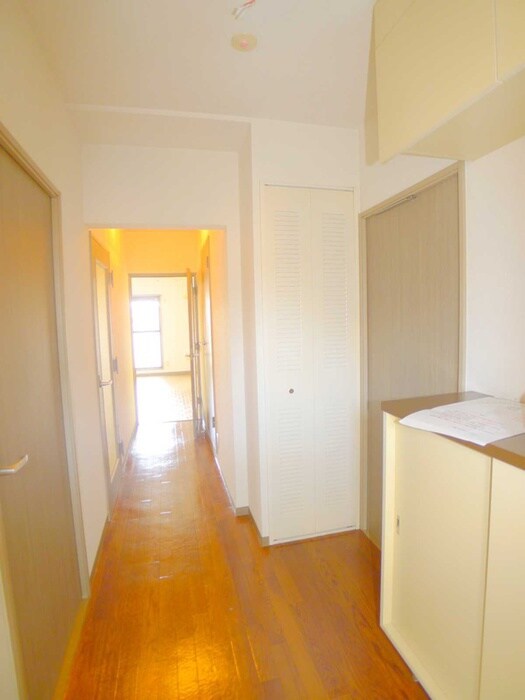 物件内観写真21　(玄関)