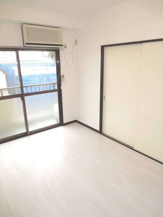 物件内観写真9　(室内からの展望)