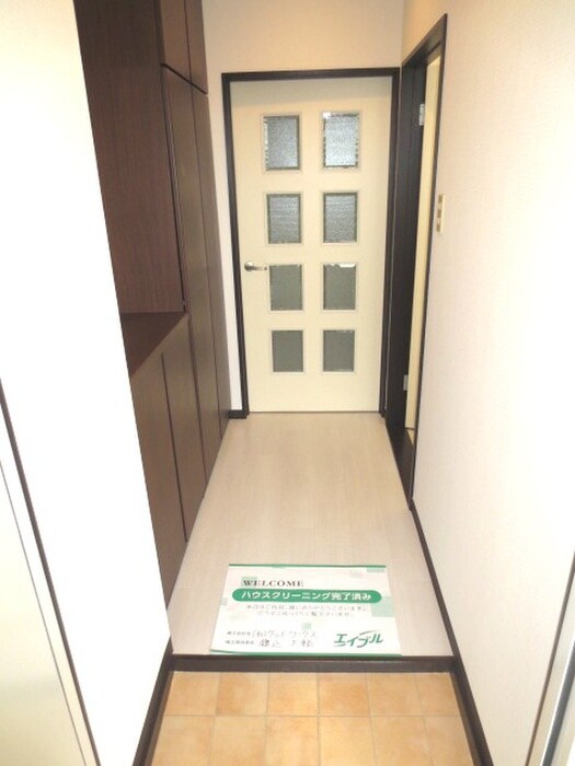物件内観写真16　(玄関)