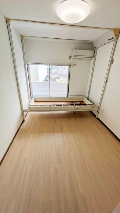 物件内観写真5　(居室)