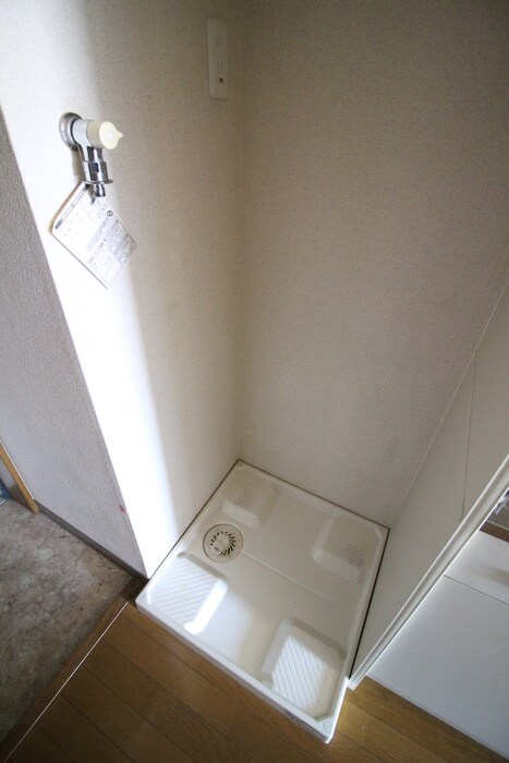 物件内観写真15　(洗濯機置場)