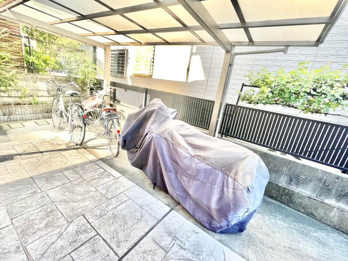 物件外観写真3　(駐輪場)
