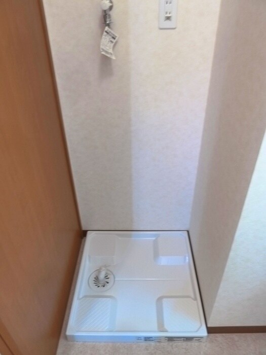 物件内観写真17　(洗濯機置場)