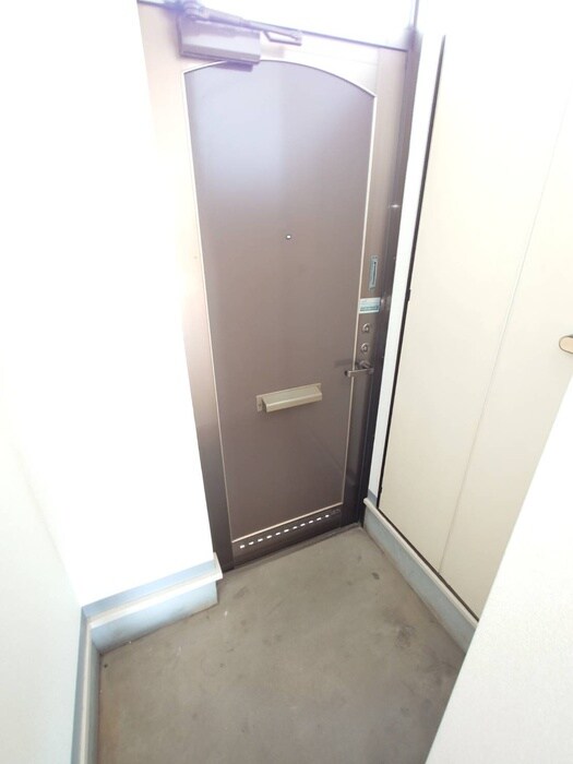 ブリックビラ２の玄関