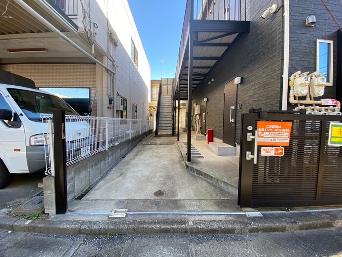 物件外観写真6　(駐車場)