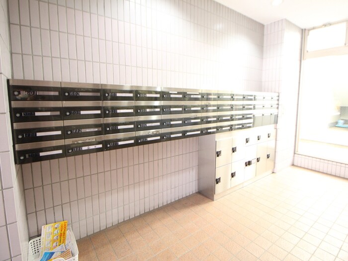 物件外観写真4　(エントランス部分)