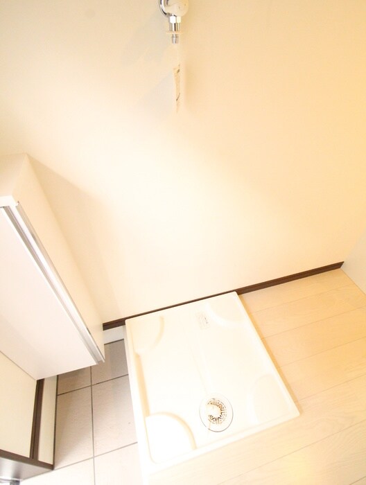 物件内観写真16　(洗濯機置場)