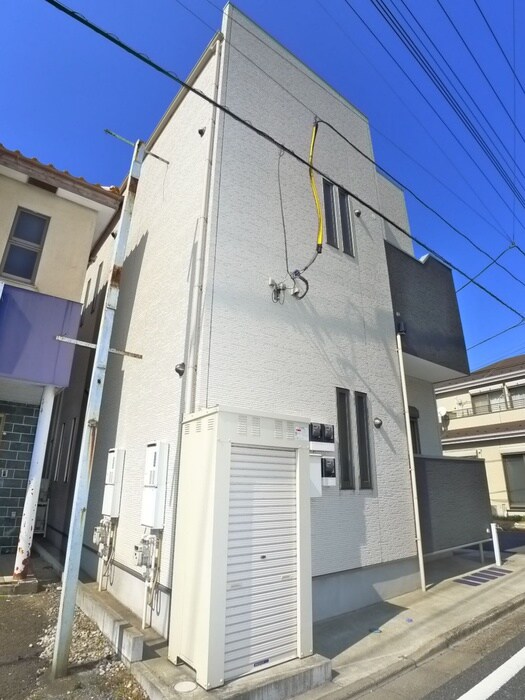 物件外観写真5　(エントランス部分)