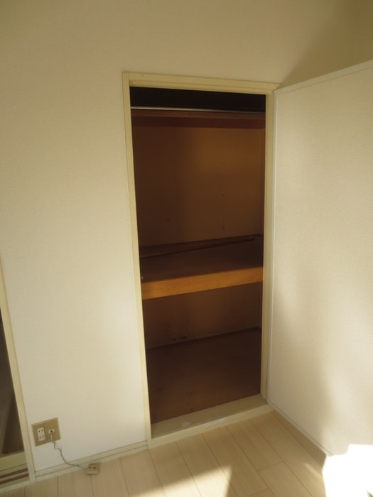 物件内観写真12　(収納)