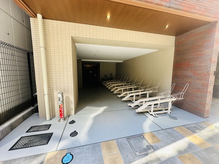 物件外観写真2　(駐輪場)