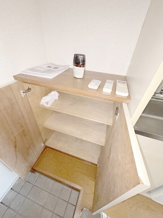 物件内観写真18　(玄関)