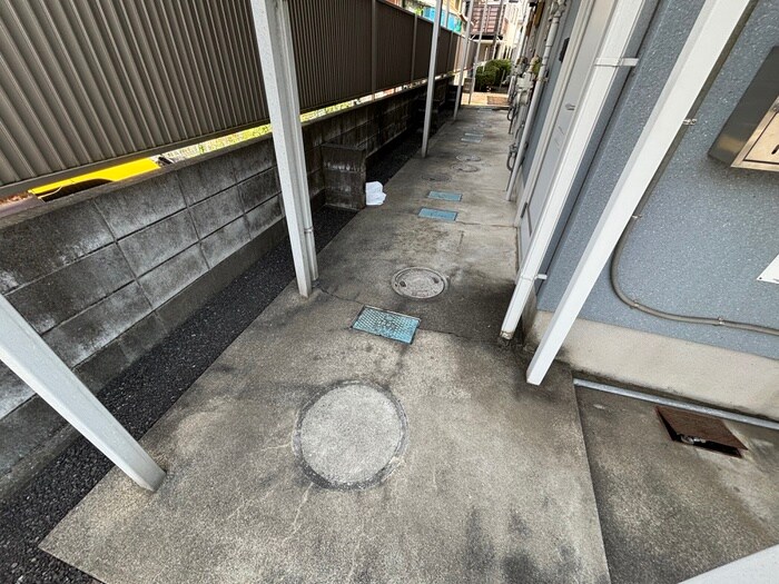 物件外観写真5　(エントランス部分)