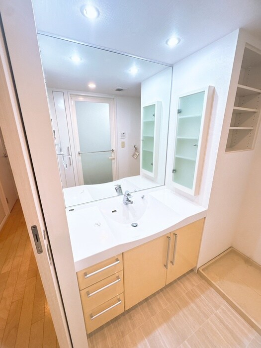 物件内観写真13　(洗面)