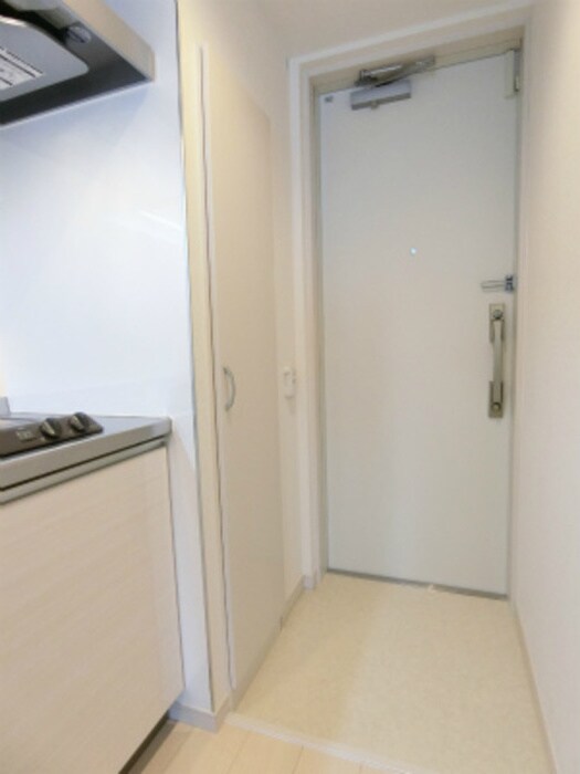 物件内観写真18　(玄関)