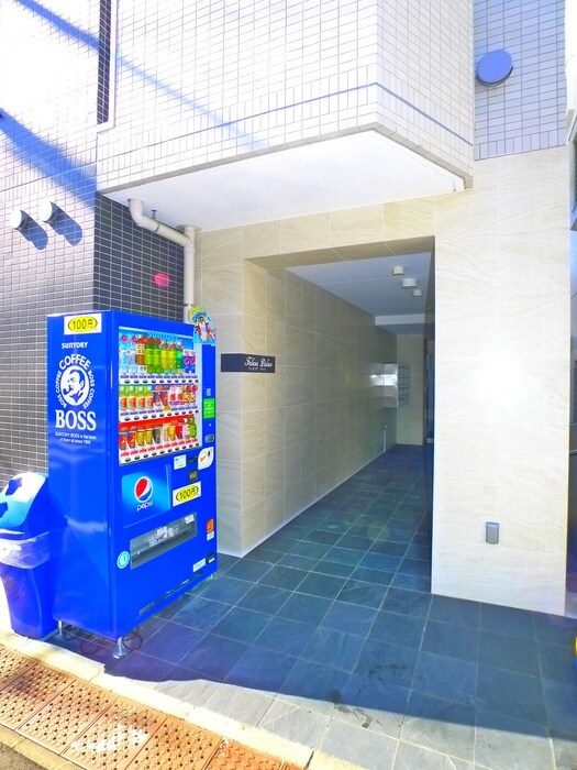 物件外観写真4　(エントランス部分)