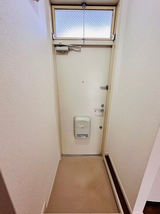 物件内観写真15　(玄関)