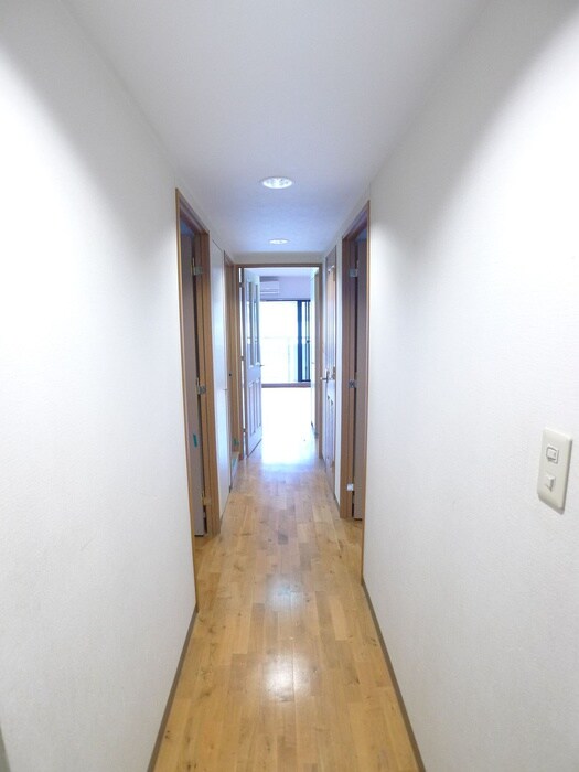 物件内観写真16　(廊下)
