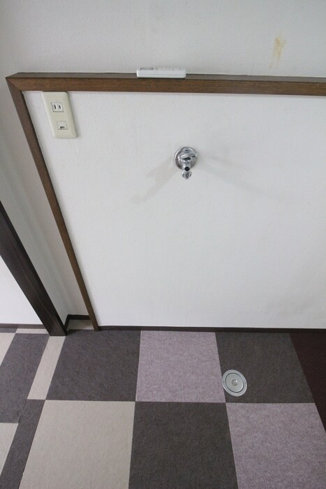 物件内観写真18　(洗濯機置場)