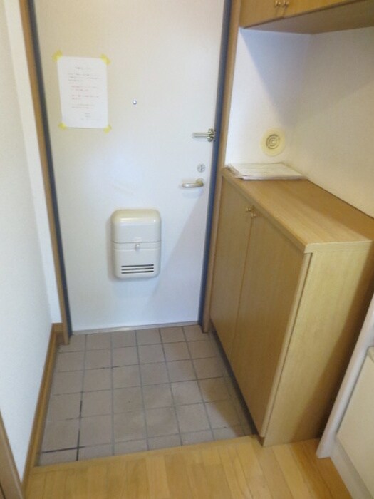 物件内観写真12　(玄関)