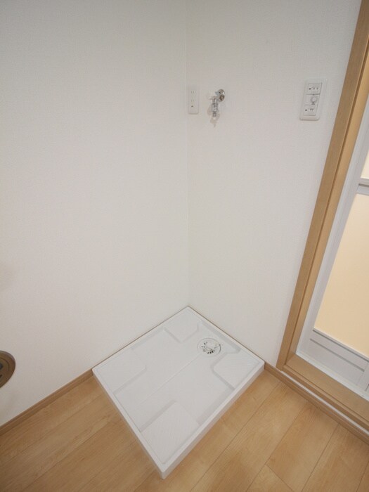 物件内観写真15　(洗濯機置場)