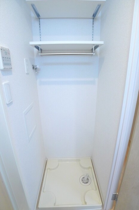 物件内観写真18　(洗濯機置場)