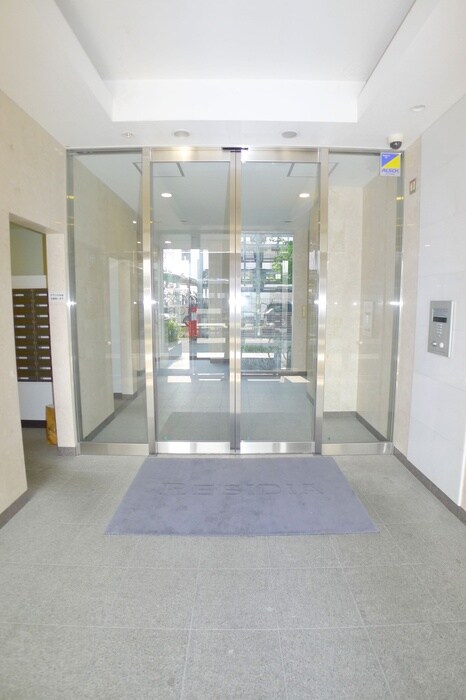 物件外観写真5　(エントランス部分)