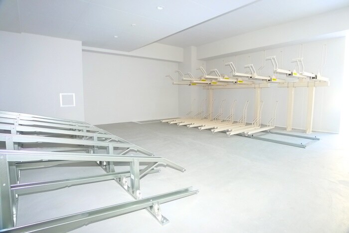 物件外観写真6　(駐輪場)