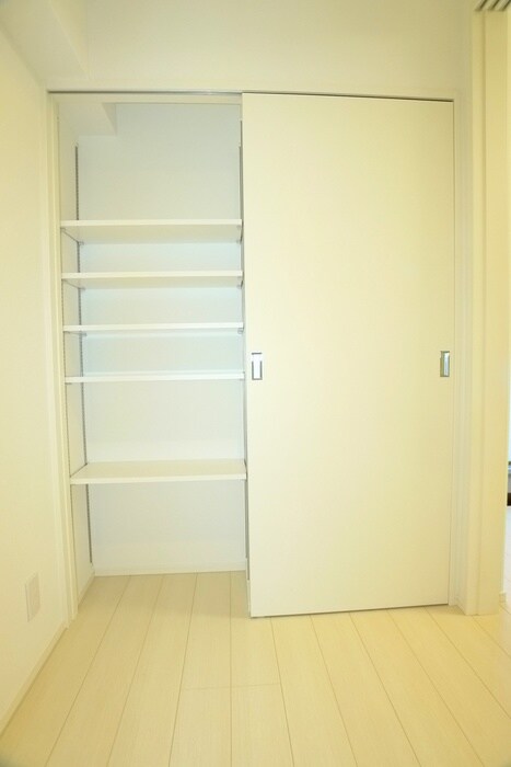 物件内観写真16　(収納)