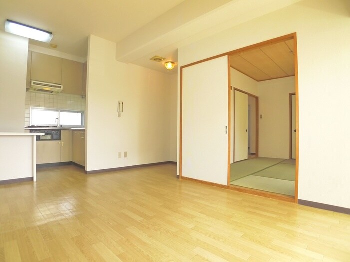 物件内観写真3　(居室)