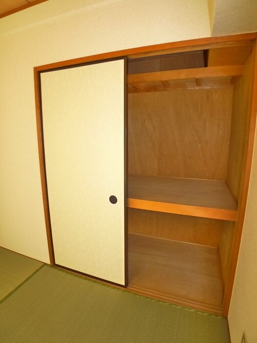物件内観写真4　(収納)