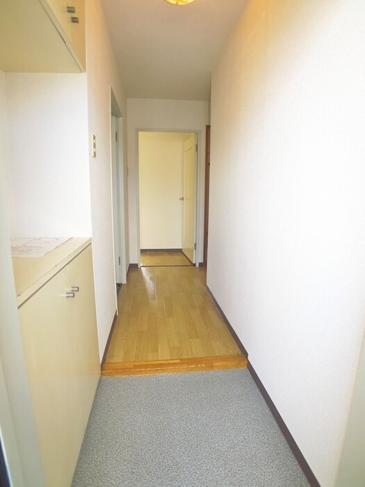 物件内観写真10　(玄関)