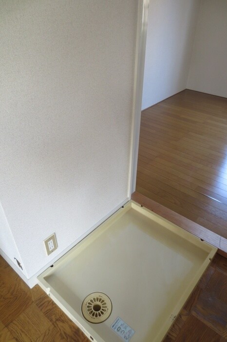 物件内観写真9　(洗濯機置場)