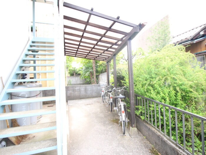 物件外観写真6　(駐輪場)