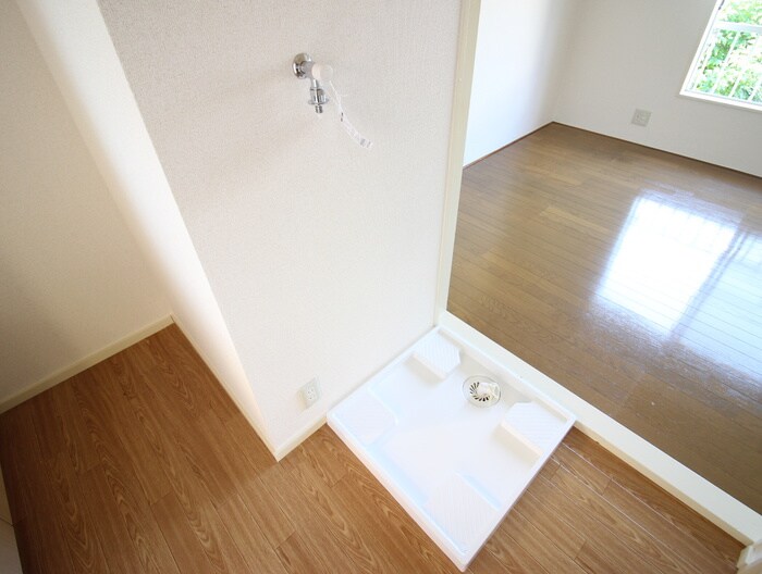 物件内観写真14　(洗濯機置場)