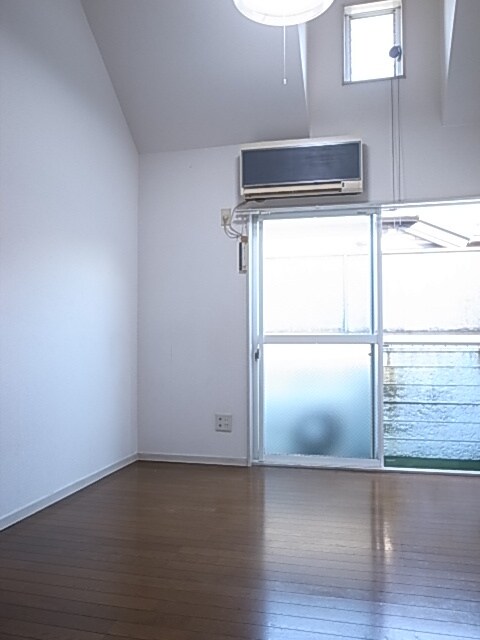 物件内観写真4　(居室)