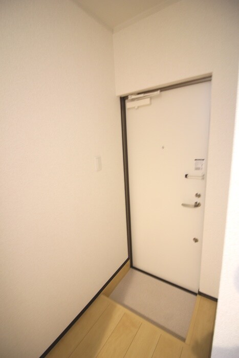 物件内観写真17　(玄関)