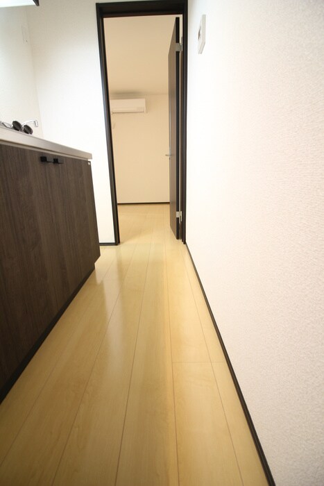 物件内観写真20　(廊下)